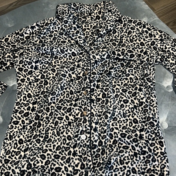 Fuzzy pjs - Picture 2 of 3